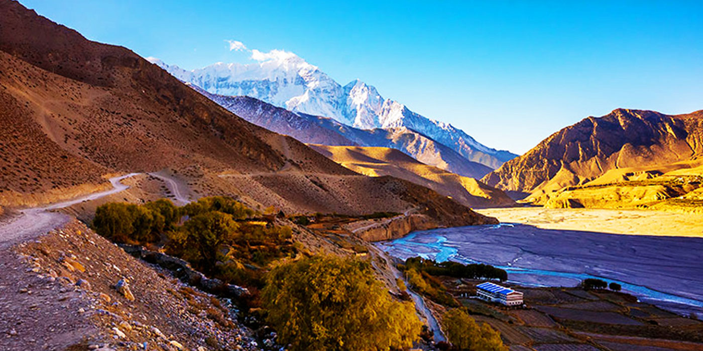 Upper Mustang  highway for treeking 