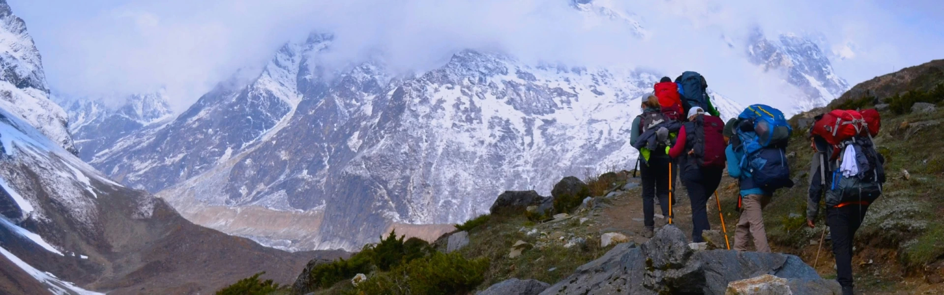 toursit on the way to trek with their gears